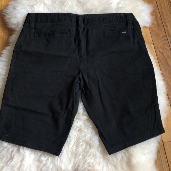 HURLEY Classic fit low rider skateboarding/Bermuda shorts. Size 7. In black - Picture 7 of 15